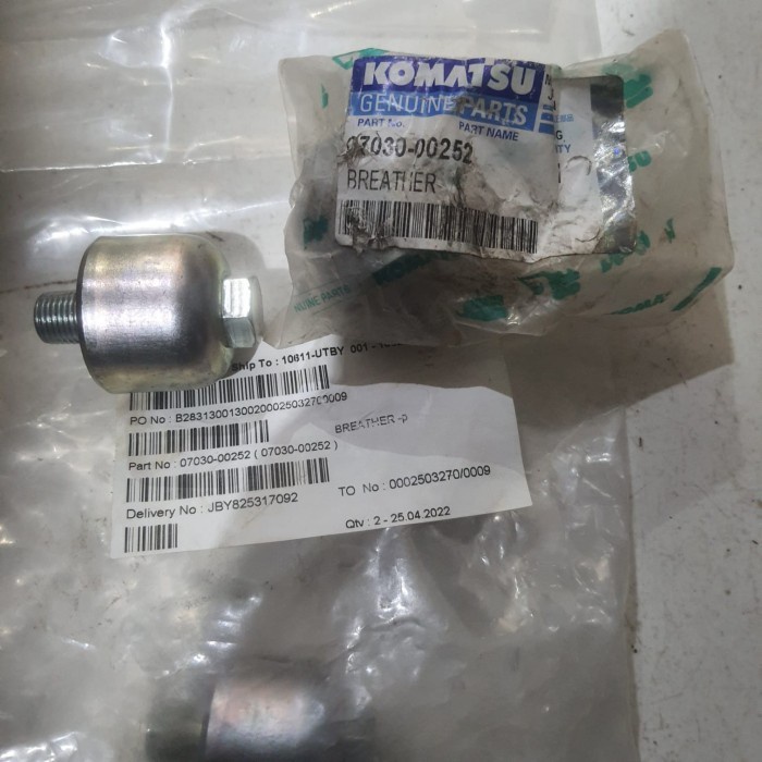 07030-00252 BREATHER KOMATSU GENUINE PARTS