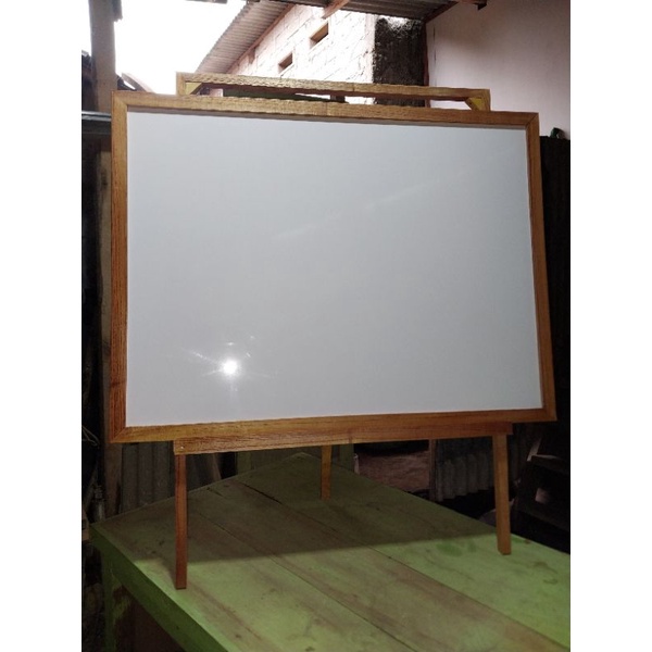 

Papan Tulis T60Xp80Cm+Peyanga+Sepidol