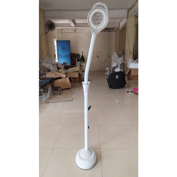 

LAMPU LED DAN KACA PEMBESAR DIMMER