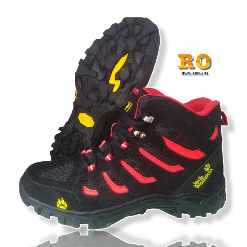 Sepatu Gunung Pria Waterproof Sepatu Traing Pria Terbaru Terbaik Sepatu Boots Pria High Sepatu