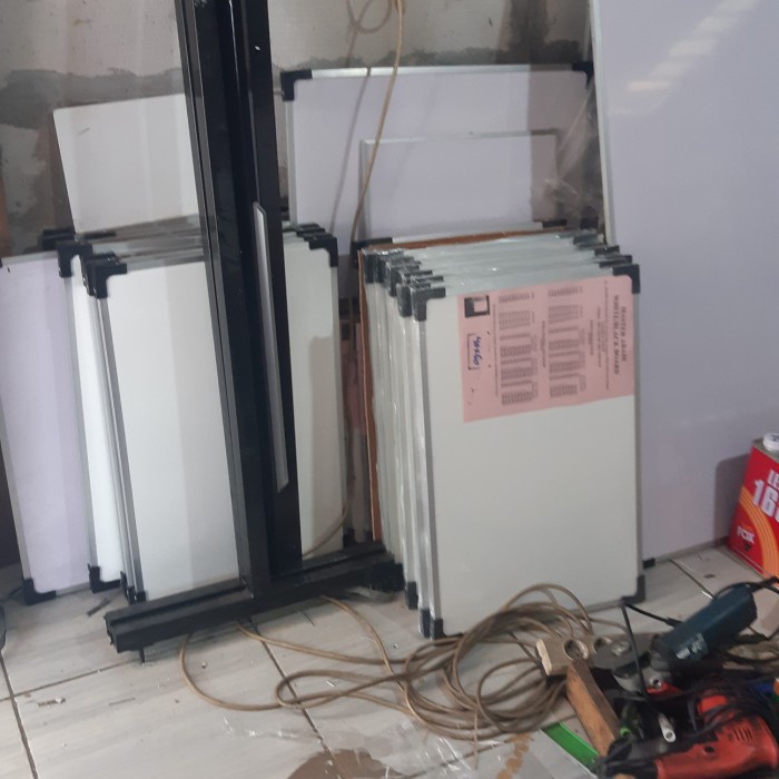

Papan Tulis Gantung Non Magnetik 60X120 Cm