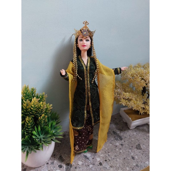 Baju adat+mahkota untuk boneka
