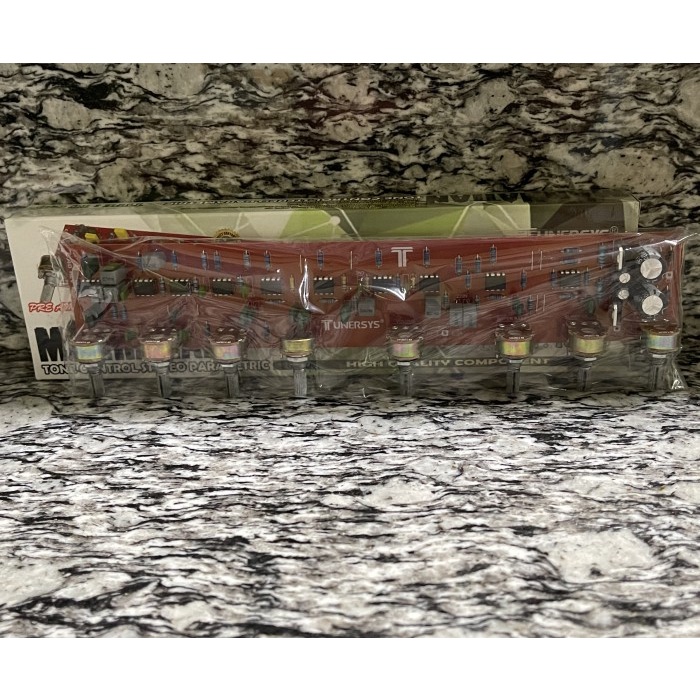 ] Tunersys Pre Amplifier Manhattan Tone Control Stereo ParametricTC C40