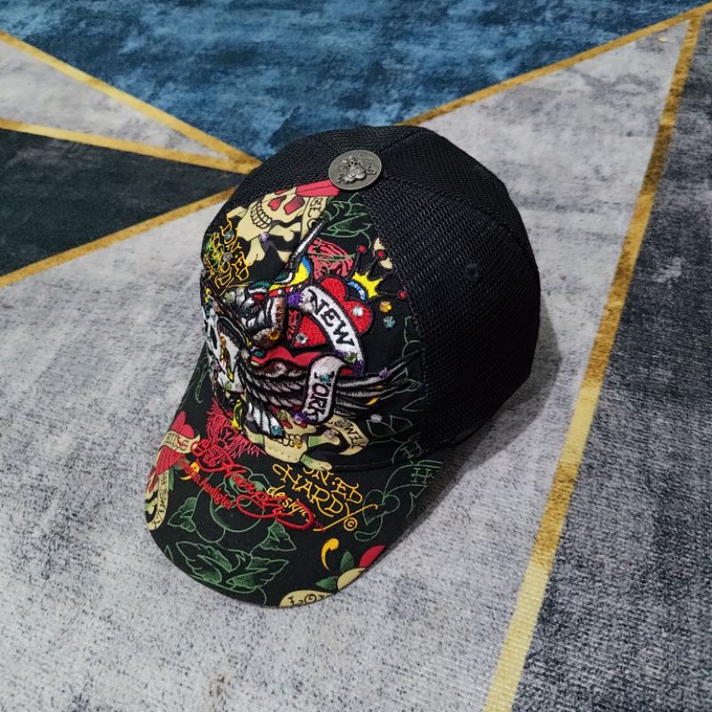 Topi Ed Hardy