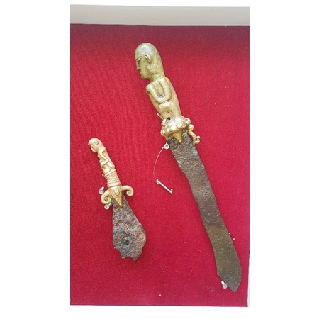 Pusaka Tombak Godong Dadap dan Pedang Mini / Pisau Putut Semedi