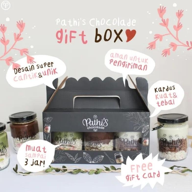 

Terlaris! Premium Gift Box Unik Hampers Pathi's Chocolade Coklat Jar Lumer Kekinian Cemilan Viral Choco Crunchy Sale