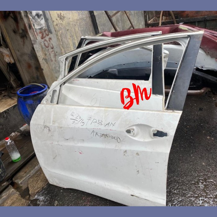 {Second} Pintu Honda HRV Limited