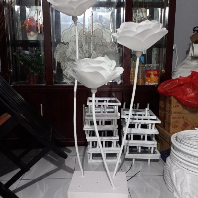 standing lampu hias bunga mawar