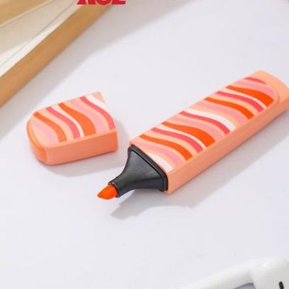 

Ace Ataru Set 4 Pcs Spidol Highlighter Warna