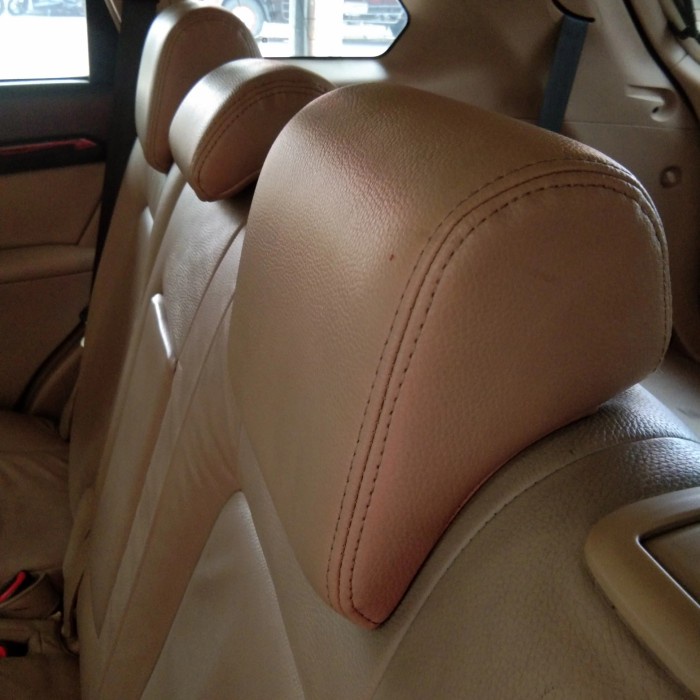 Sandaran Kepala jok tengah untuk mobil captiva 3 pcs ori