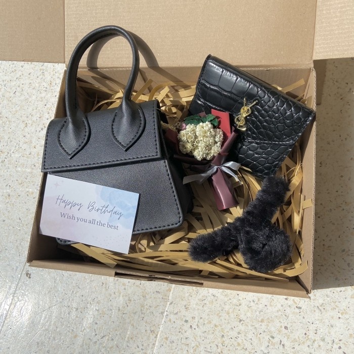

SIAP KIRIM TAS 032 SET DOMPET KADO PACAR HAMPERS LEBARAN KADO NATAL VALENTINE madalinsecollect