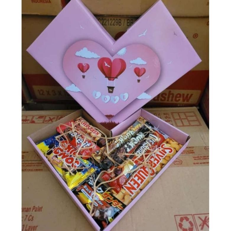 

Hampers Coklat Love Pink Valentine Kado Ulang Tahun Aniversary Wisuda Cewek Cowok Baru