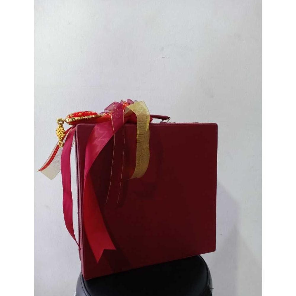 

TRE KOPER KOTAK 30x30 / BOX HAMPERS IMLEK KUE KERING COOKIES PARCEL TERLARIS