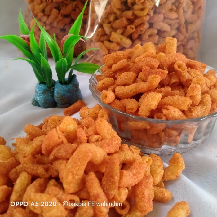 

RWS - 500gr MAKARONI PEDAS / MAKARONI BANTAT / MAKARONI NASI GORENG - Snack Jogja