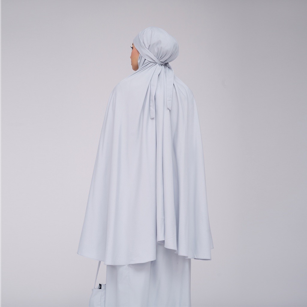 [SYAR'I MINERV] ZM Zaskia Mecca Feat Zeezee Shahab - Yefa Silver Mukena Premium