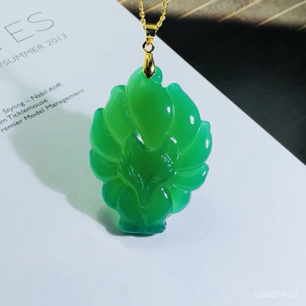 Liontin Batu Akik Kalsedon Hijau Sembilan Ekor Liontin Rubah Pria dan Wanita Kalung Sweater Rantai L
