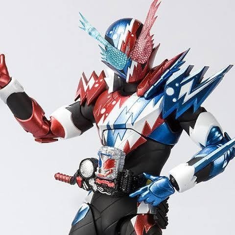 Disc SHF Kamen Rider Build Rabbit Tank Version Figuarts Figure