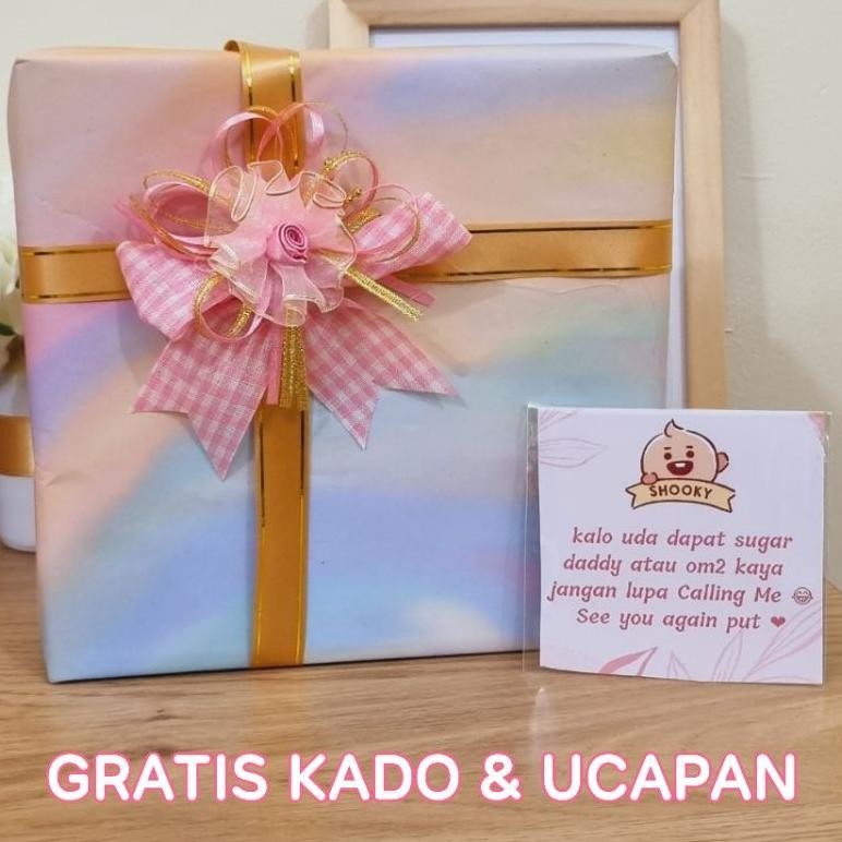 

Promo Akhir Tahun Hampers Valentine / Kado Valentine Coklat / Buket Bunga Gift Box Diskom