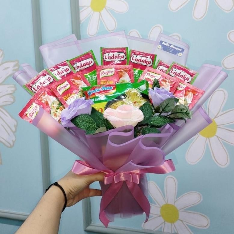 

PROMO MURAH (READY STOCK) Bouquet Royko Bumbu Ladaku Indomie | Bucket Hari Ibu Hadiah Mother Day Hampers