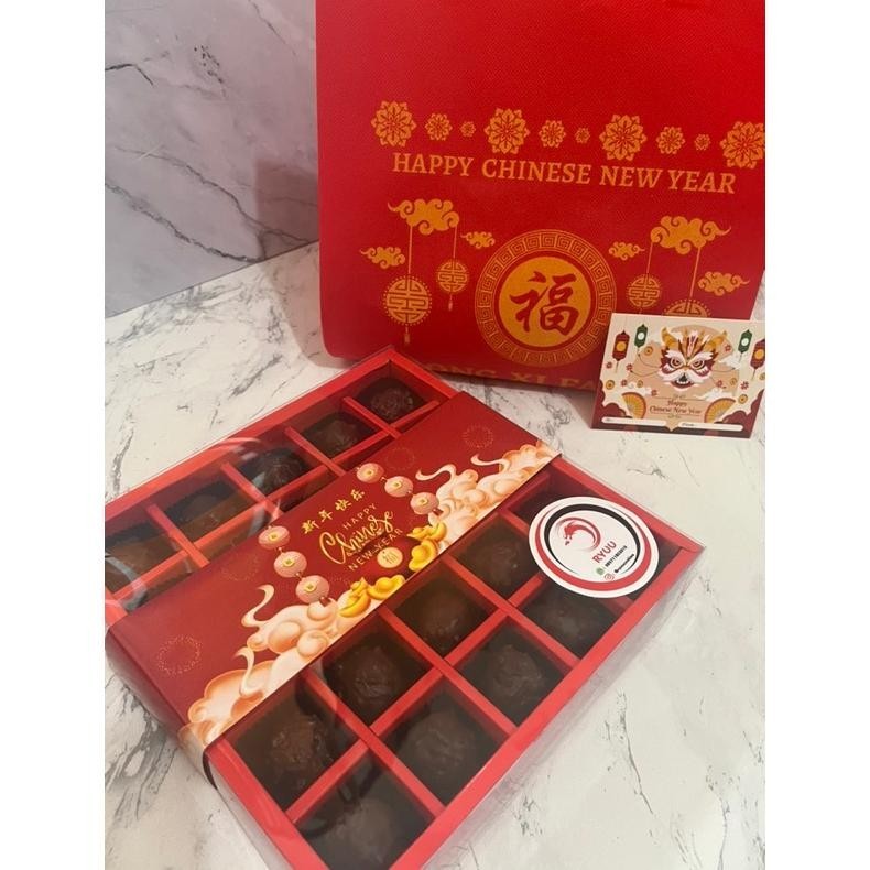 

PROMO MURAH Chocolate Nutella Almond Ball Imlek Hampers