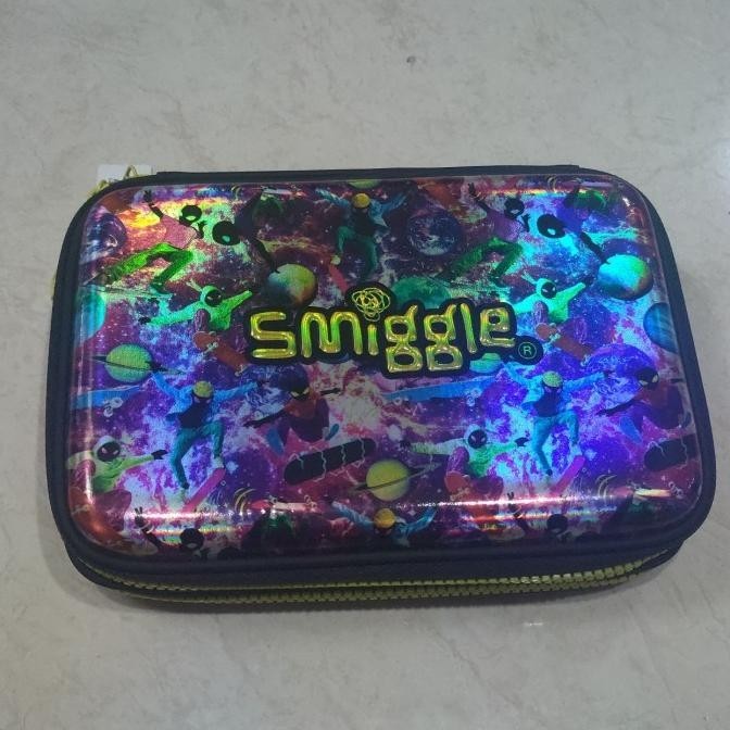 

SMIGGLE PENCIL CASE Hard Top Hologram tempat oensil original