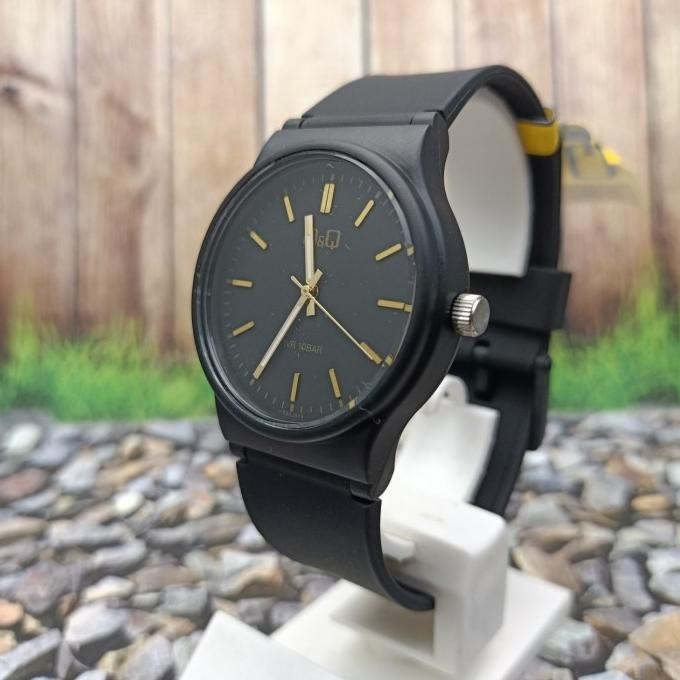 Q&Q QQ Analog Jam Tangan Pria Strap Karet Hitam VS50J017Y Original