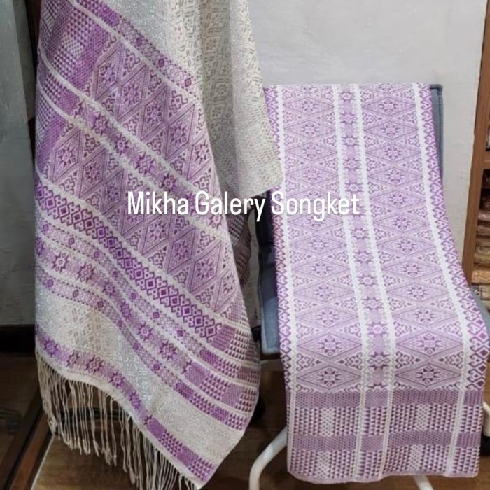 Tumtuman Tarutung Songket Benang Prada Silver Kepala Ungu