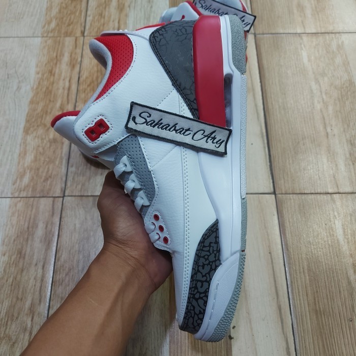 Sepatu Air Jordan 3 Retro Fire Red