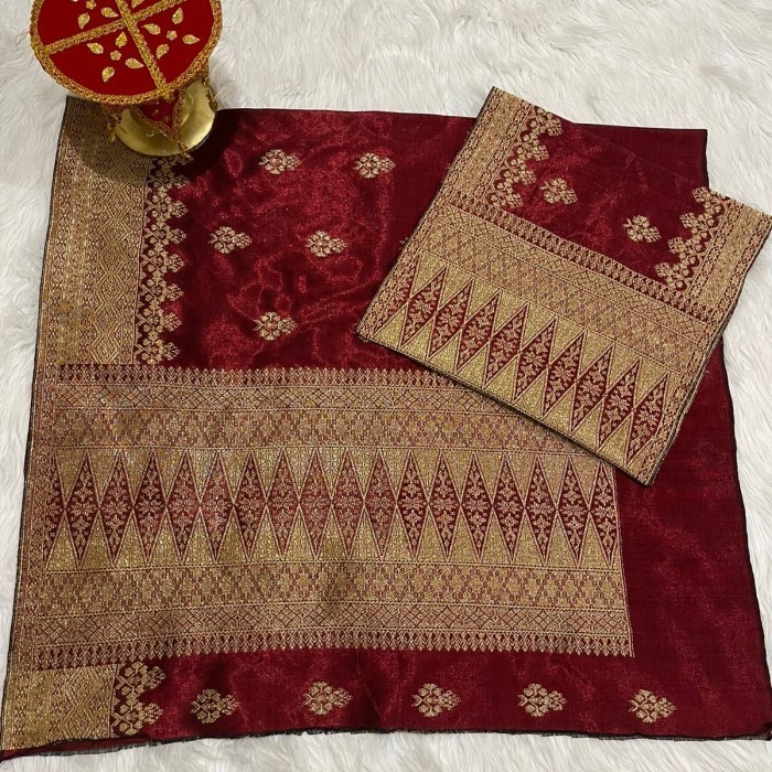 Naenggo Kain Songket Minang / Songket Padang / Kain Tenun