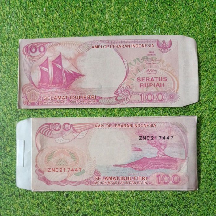 

Amplop Lebaran Motif Uang 100 Jadul