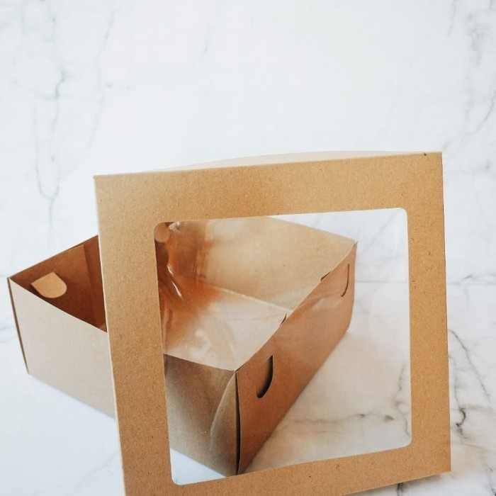 

Cake/Kue Bahan Kraft Ukuran 22 X 22 X 10 Cm Laminasi