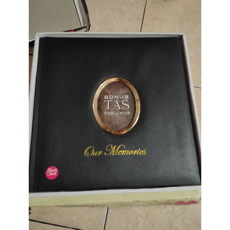ALBUM FOTO MAGNETIC EXCLUSIVE HARD COVER DLX JUMBO HITAM Album Foto Pernikahan Album Foto Keluarga