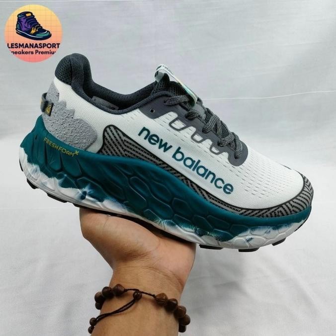 Sneakers Pria Nb Fresh Foam X More Trail V3 White Green Tashirokase