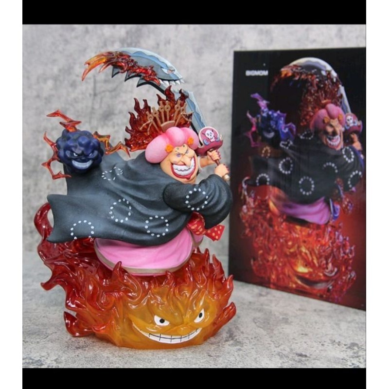 action Figure big mom GK statue