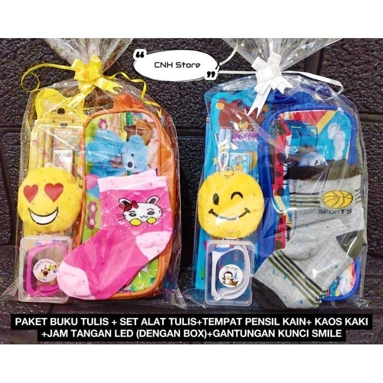 

CR - 6 IN 1 SOUVENIR ULTAH ANAK /HAMPERS ULANG TAHUN / BINGKISAN ULTAH / SOUVENIR GATHERING / HADIAH NATAL PASKAH LEBARAN KENAIKAN KELAS BUKU TULIS SET ALAT TULIS TEMPAT PENSIL GANTUNGAN KUNCI JAM TANGAN TERLARIS