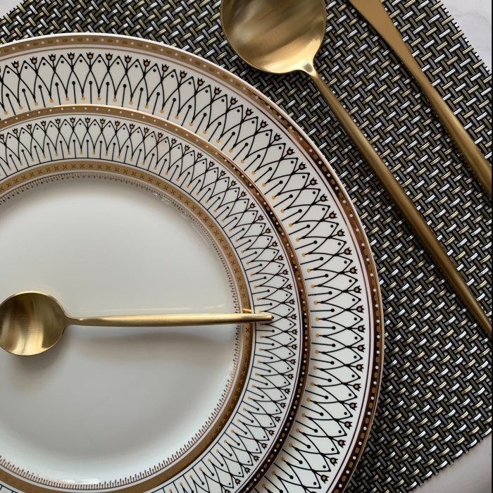 Fine Dining European Set / Dinner Set With Gold Rim/ Set Piring