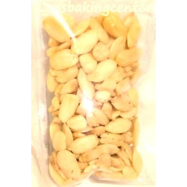 

Kenari 100gr | Kacang Kenari 100gram | Kenari Kupas Best Seller