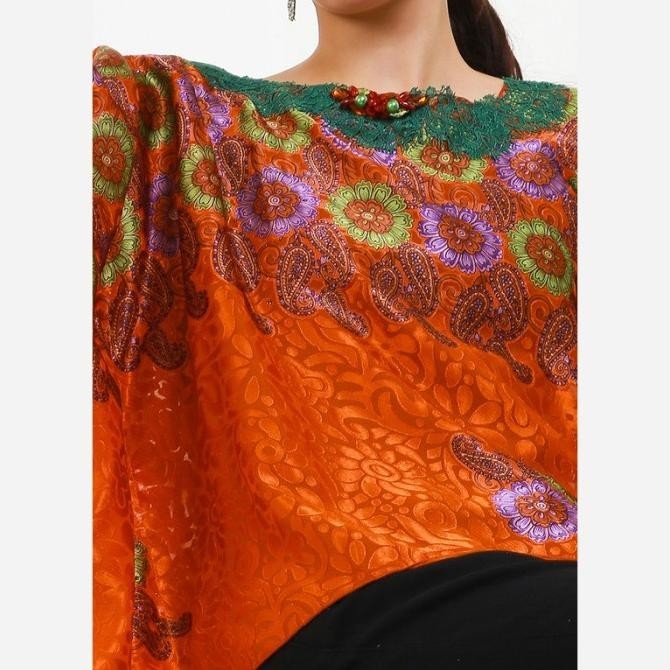 Luire By Raden Sirait Fm Ponco Kotak Spr Wanita Luire By Raden Sirait