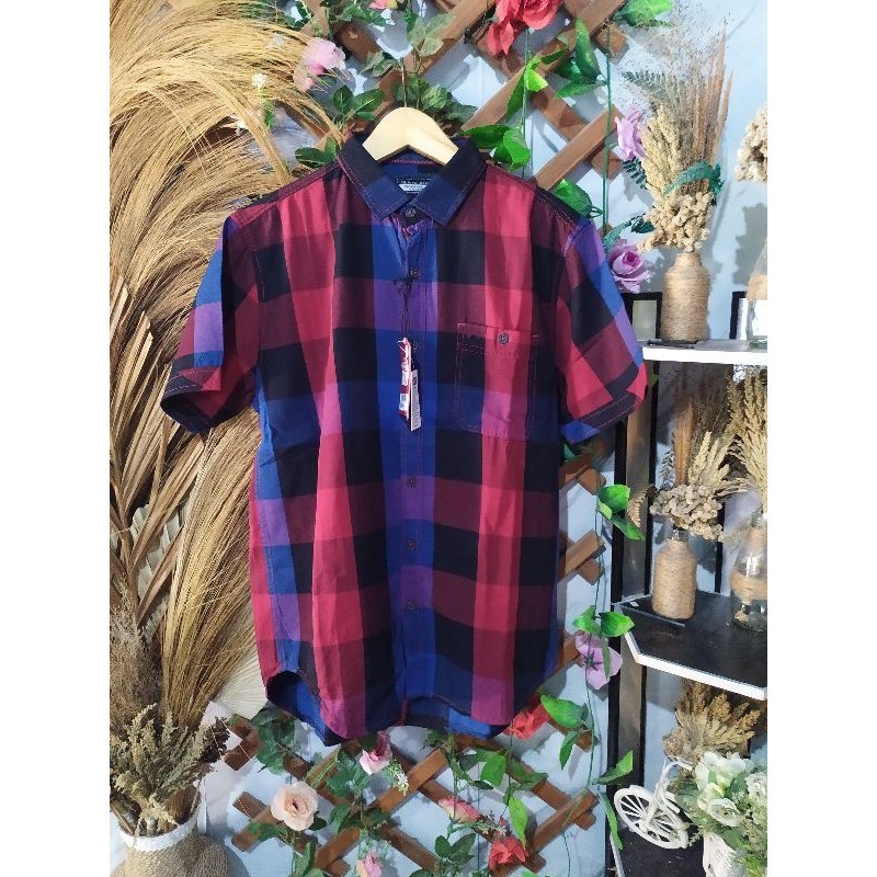 Kemeja Cardinal jeans