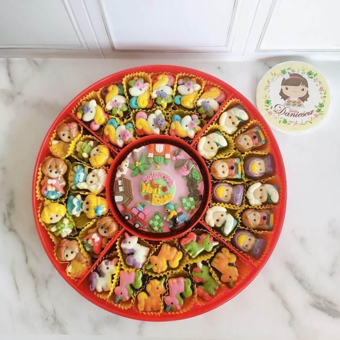 

Limited candy tray coklat aneka karakter lebaran dgn ucapan selamat idul fitri - Girls Baru!