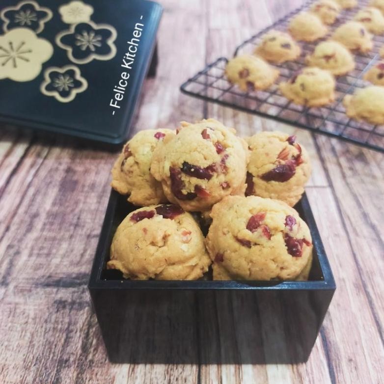 

{cookies} Almond Cranberry Cookies by Felice Kitchen TERLARIS
