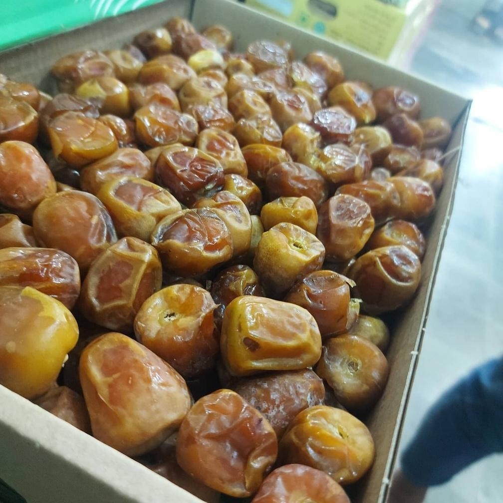 

POJ Kurma Sukari Al Qaseem 3KG || Kurma Sukkari Al Qassim Produk dengan kode merek NR, HC, MR adalah SAMA TERLARIS