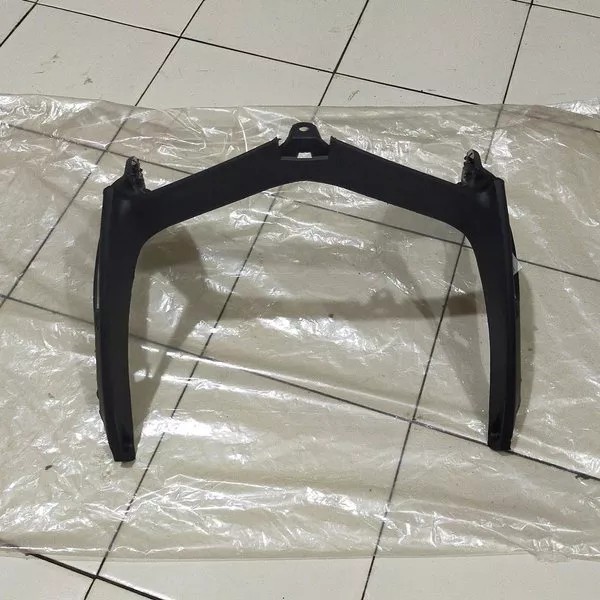Ready Garnis dudukan lampu depan vario 110 fi led