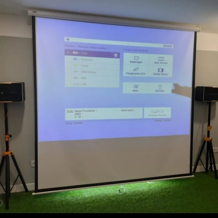 Layar Proyektor Gantung Wall 96 Inch - Screen Manual 244 Cm 244 Cm