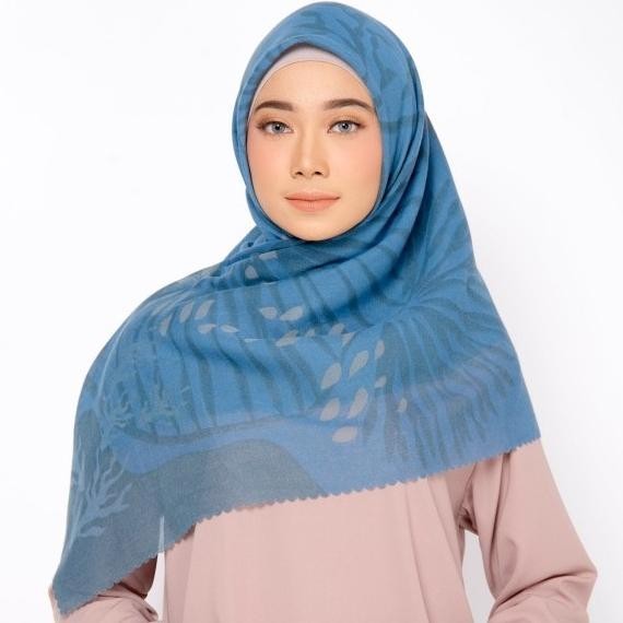 Zm Zaskia Mecca - Likupang Dusty Blue Scarf Kerudung Segi Empat