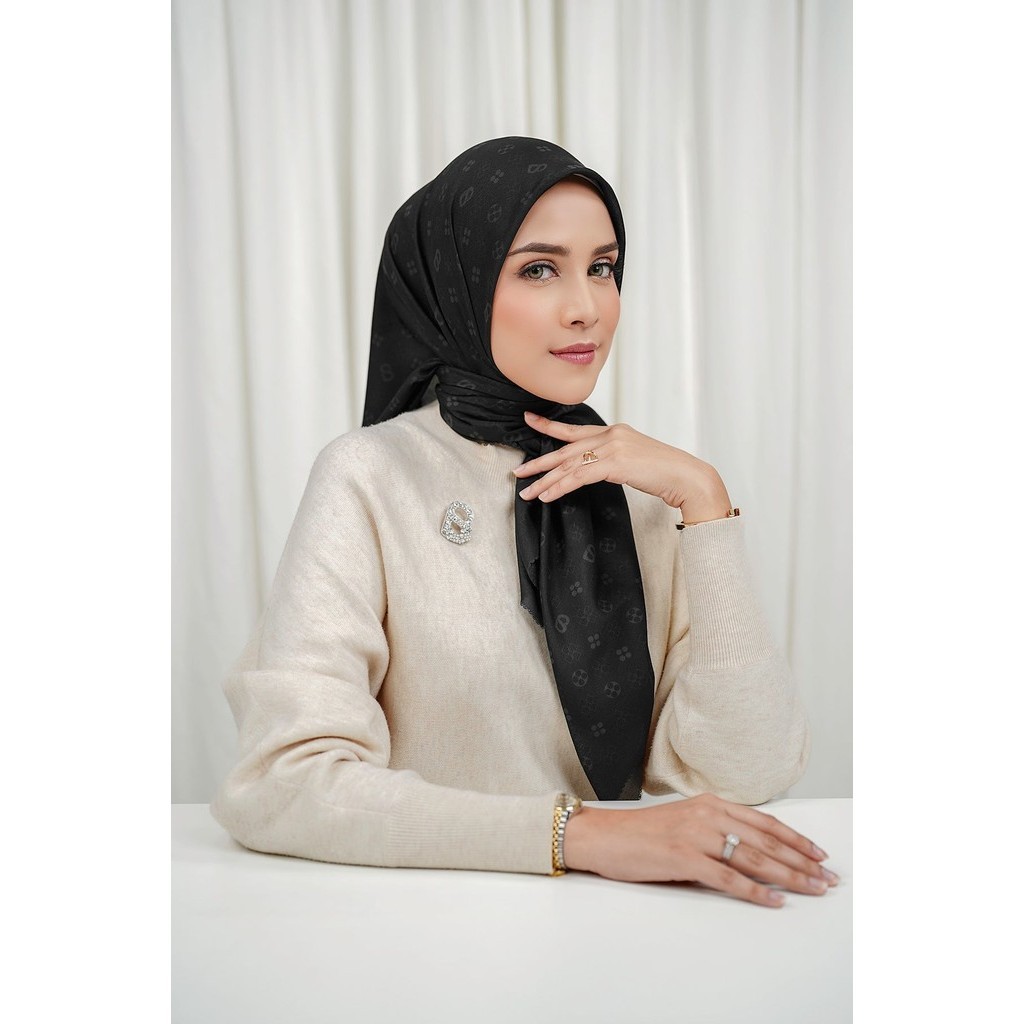 Monogram Voile Square XL - Caviar