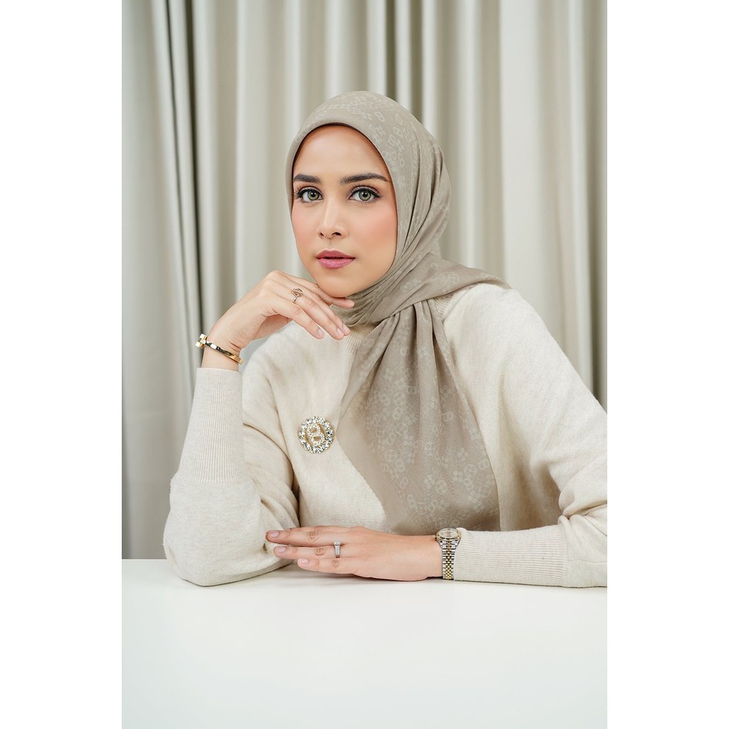 Monogram Scramble Voile Square XL - Taupe