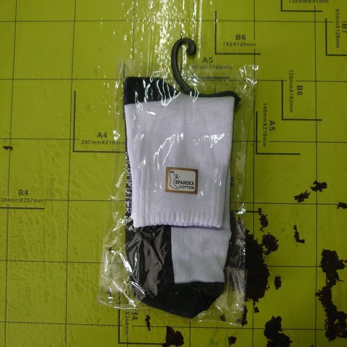 

Kaos Kaki Dewasa Pendek Hitam Putih