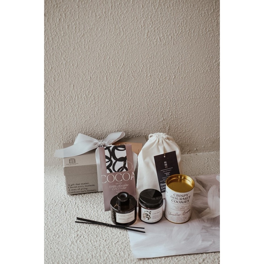 

Nara- Thegifthings Hampers Gift /Candle /Diffuser / Hadiah Ulang Tahun
