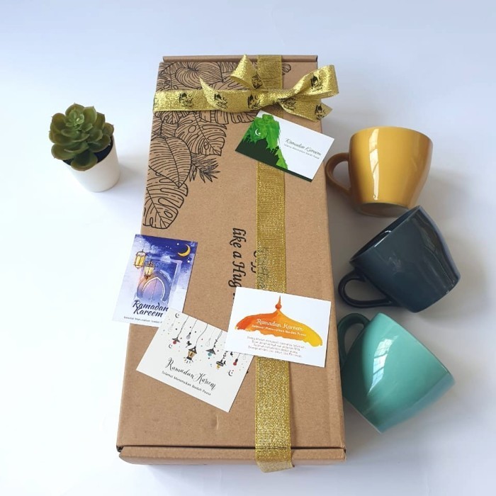 

Hampers Parsel Hadiah Lebaran/Idul Fitri Tea Set Keramik